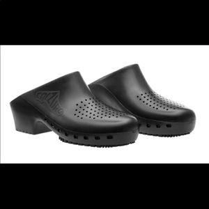 Calzuro clogs